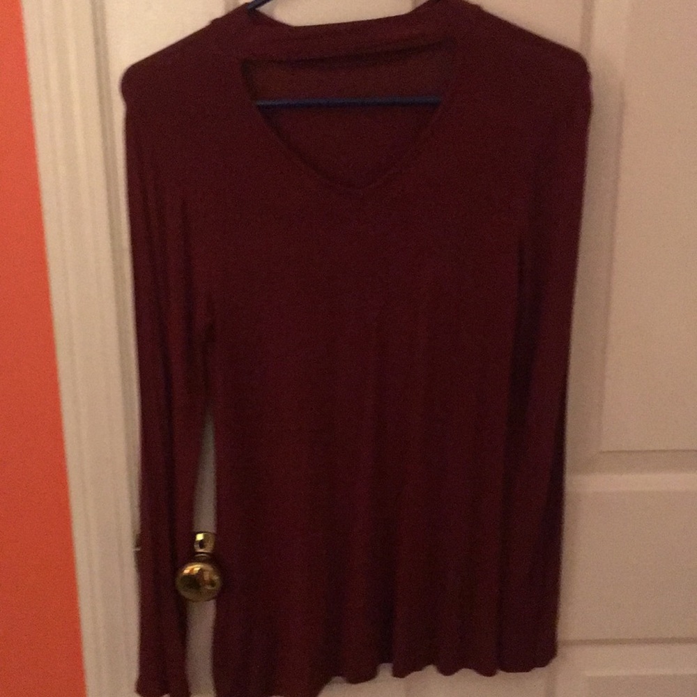 V neck long sleeve. Burgundy